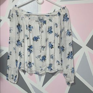 HOLLISTER: Off the Shoulder Top